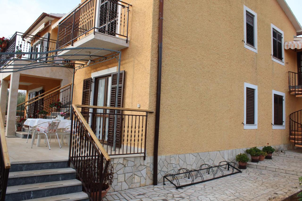 Lily'S Lovely Apartments Fazana Exterior photo