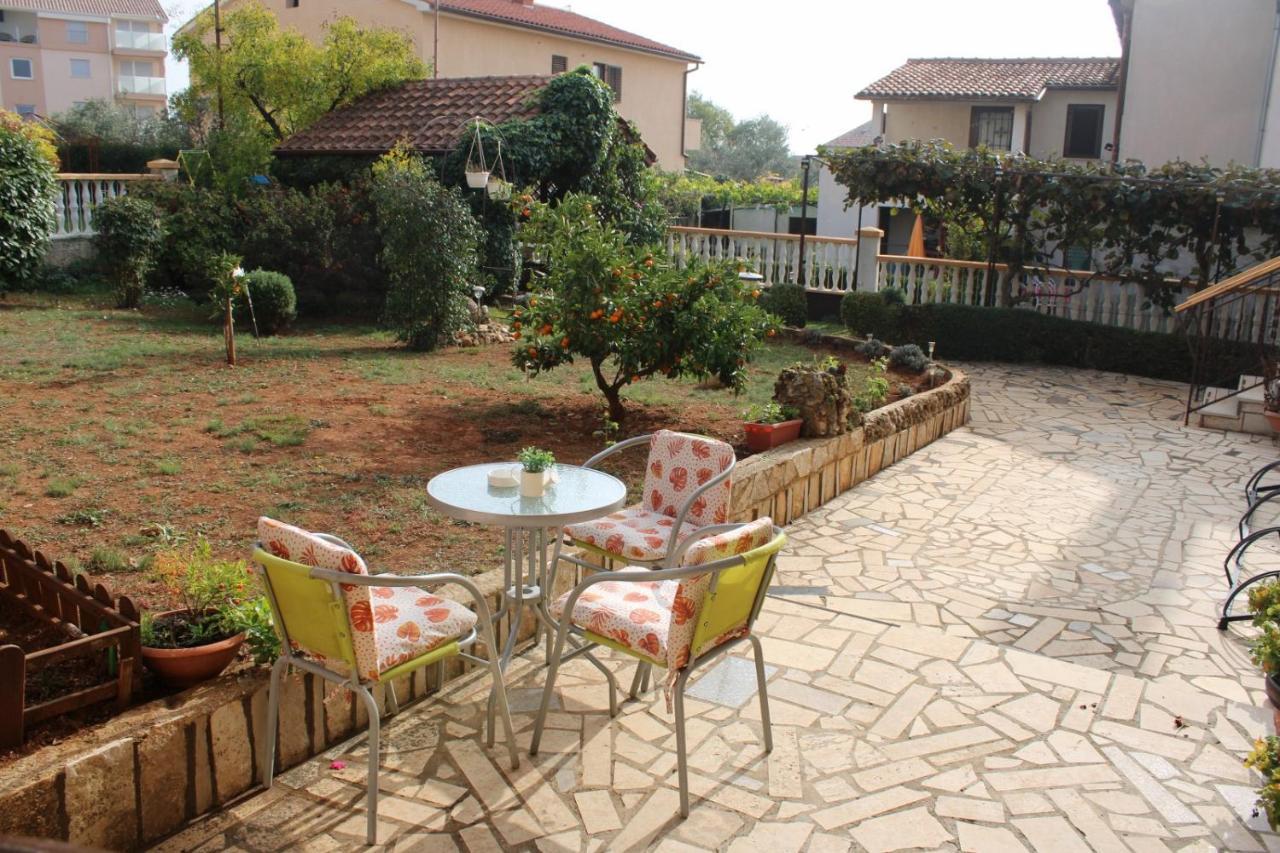 Lily'S Lovely Apartments Fazana Exterior photo