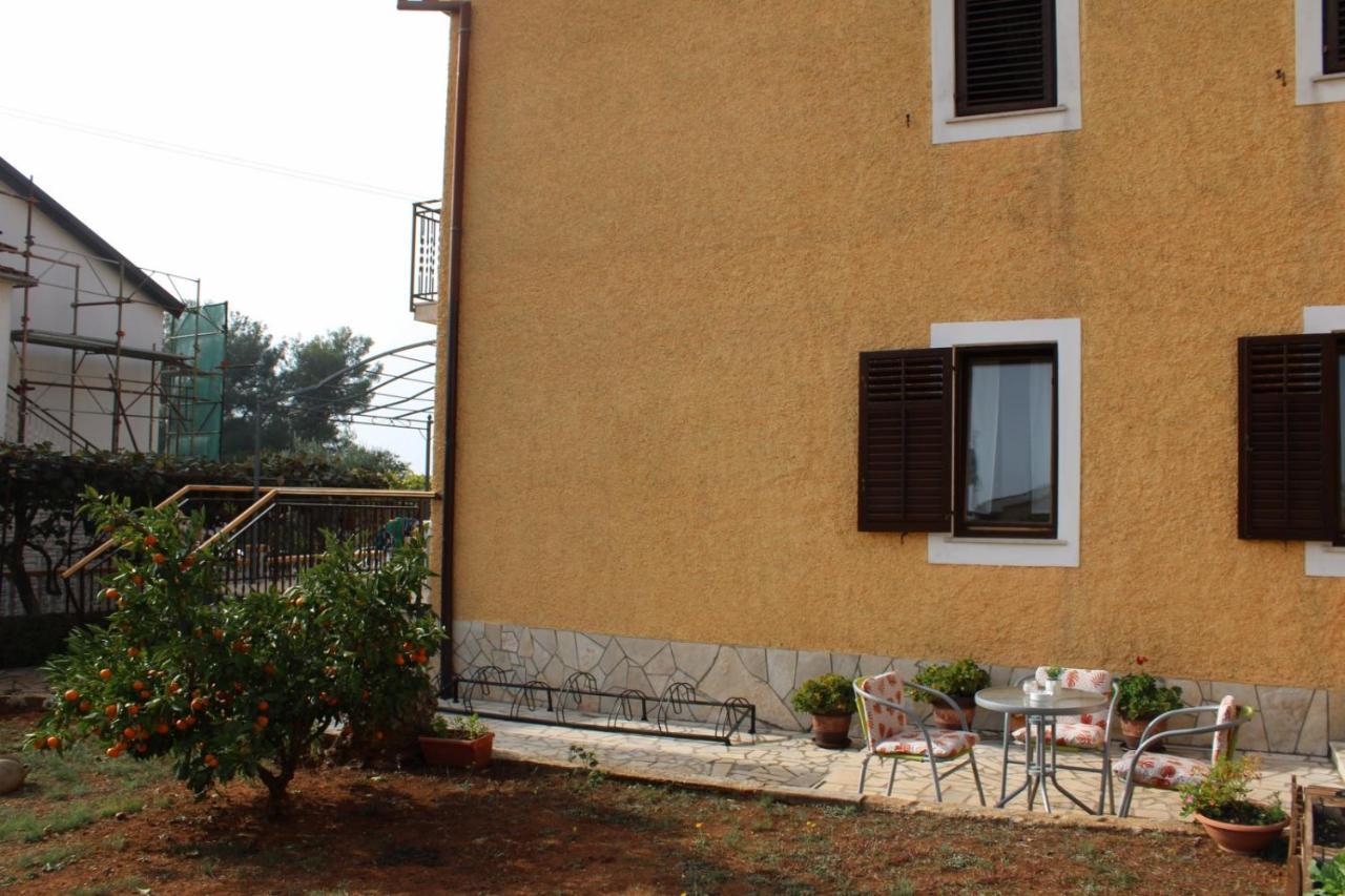 Lily'S Lovely Apartments Fazana Exterior photo