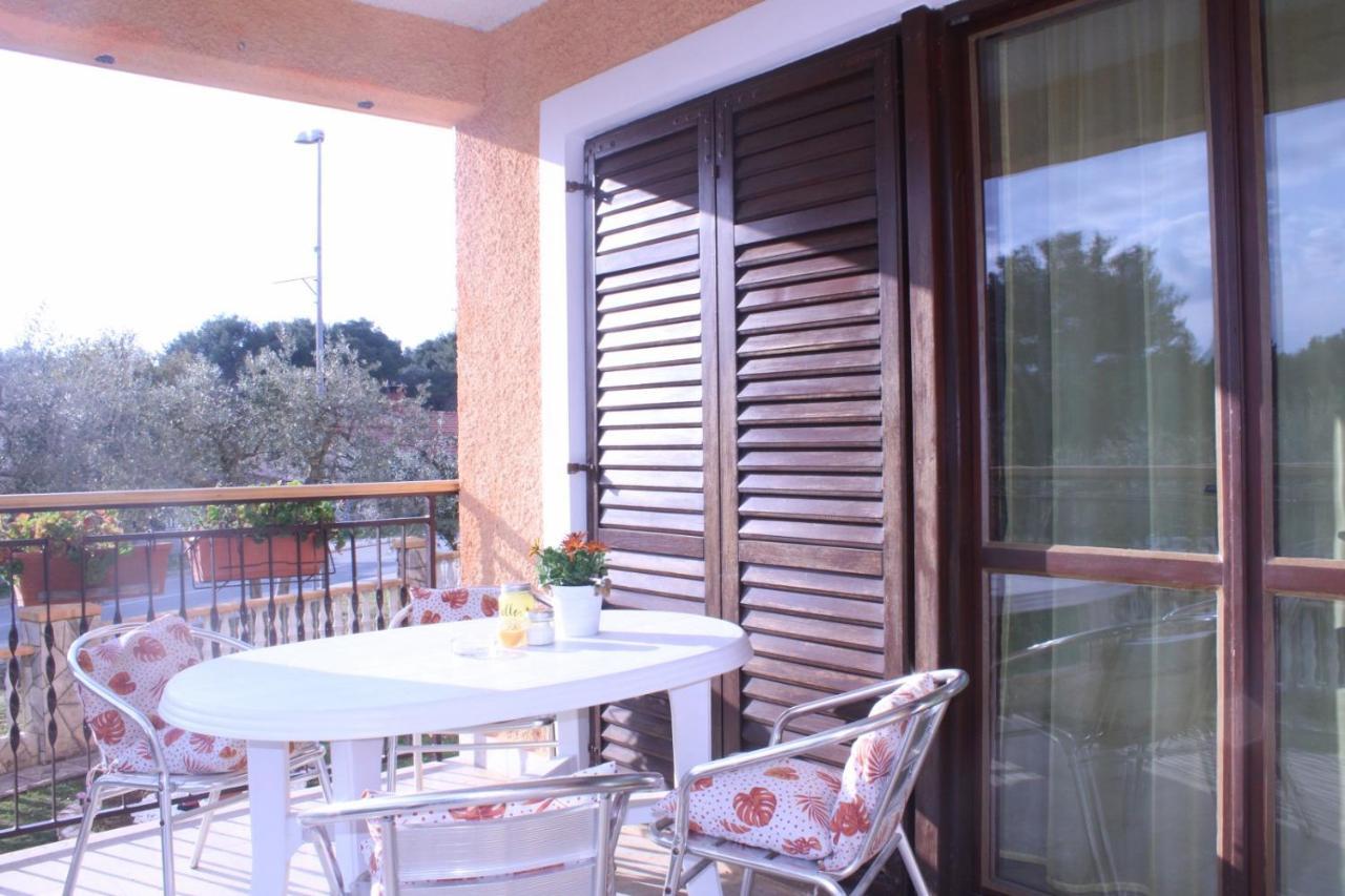 Lily'S Lovely Apartments Fazana Exterior photo