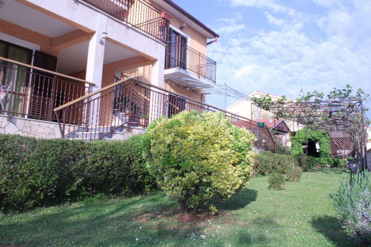 Lily'S Lovely Apartments Fazana Exterior photo